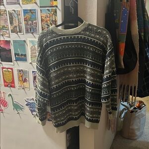Vintage green and White Patterned Crewneck Sweater